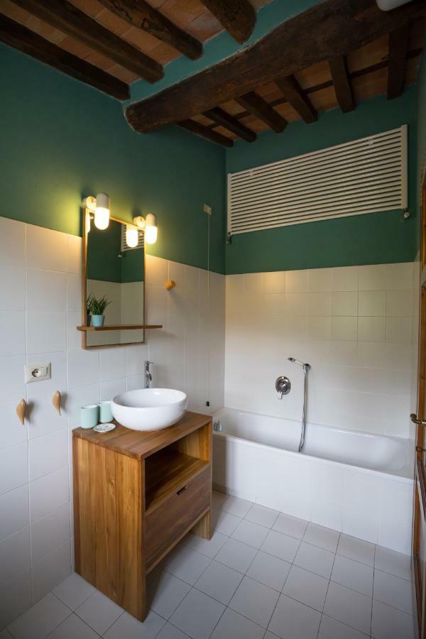 Accogliente Alloggio Con Vista E Piscina Lucca Ngoại thất bức ảnh